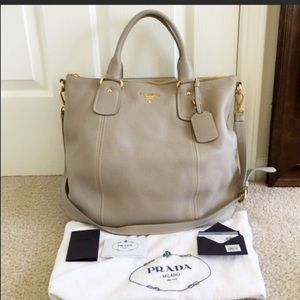 NWOT PRADA leather shoulder bag sacca manici
